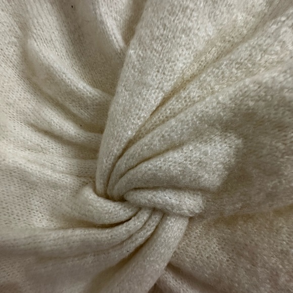 Short Beige MANGO pullover sweater women’s size: XS-S - Picture 3 of 4